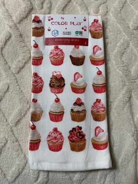 CP Valentine’s Day White Red Pink Tan Cupcakes Hearts Cotton Bamboo Tea Towels